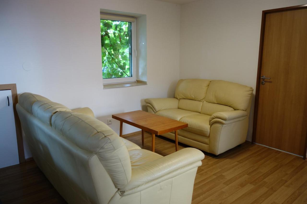 Apartman Hulin, Chrastany - Bily Εξωτερικό φωτογραφία