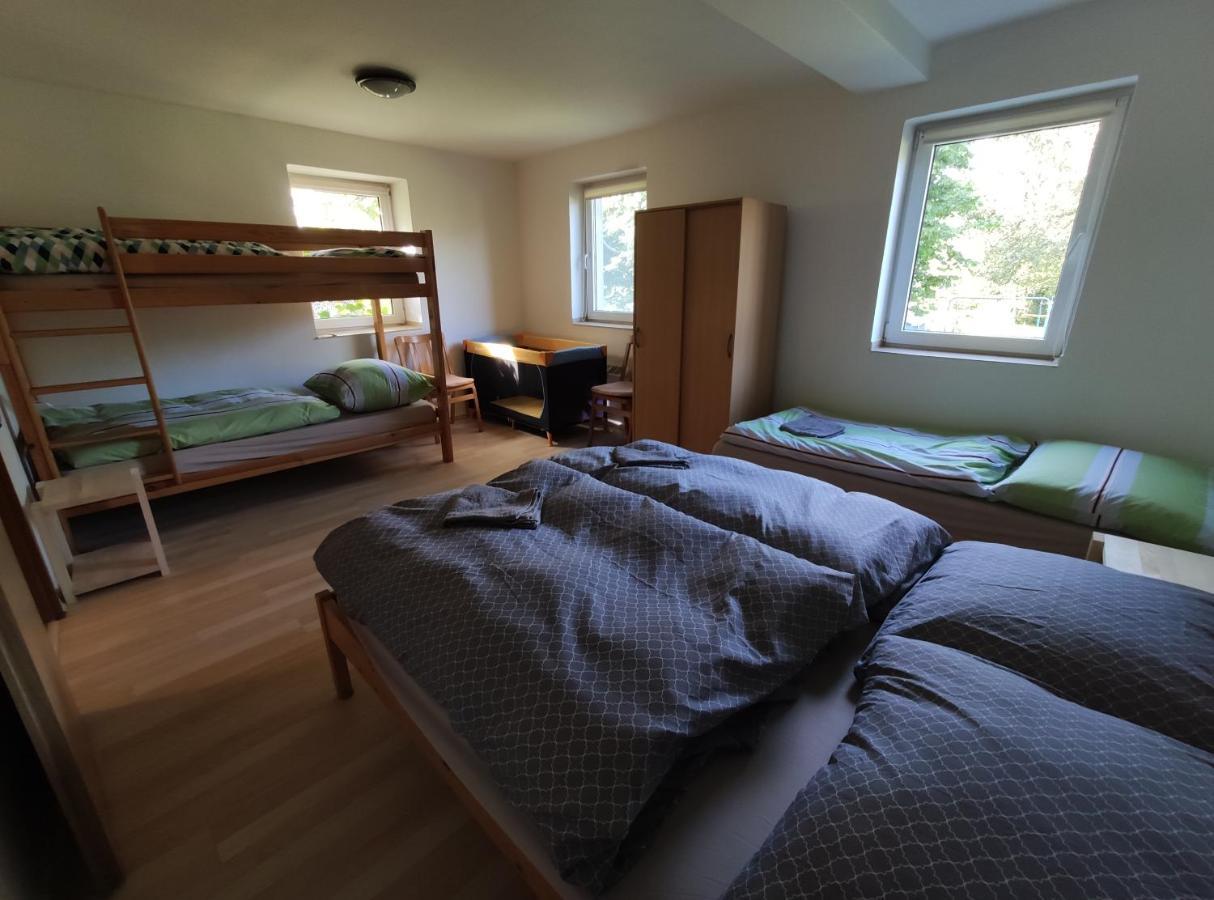 Apartman Hulin, Chrastany - Bily Εξωτερικό φωτογραφία